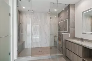 400 Central Ave, Saint Petersburg, FL 33701 - Photo 35