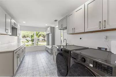 4610 S Shamrock Road, Tampa, FL 33611 - Photo 15