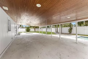 4610 S Shamrock Rd, Tampa, FL 33611 - Photo 27