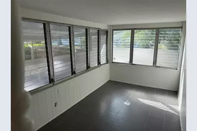 4666 Iris Street N, Saint Petersburg, FL 33714 - Photo 9