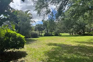 360 Cedarbrook Ct, Venice, FL 34292 - Photo 55