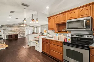 1740 Bayshore Dr, Terra Ceia, FL 34250 - Photo 11