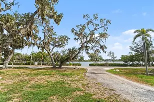 1740 Bayshore Dr, Terra Ceia, FL 34250 - Photo 49