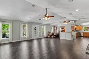 1740 Bayshore Dr, Terra Ceia, FL 34250 - Photo 11