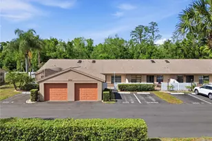 3135 Charter Club Dr, Tarpon Springs, FL 34688 - Photo 3