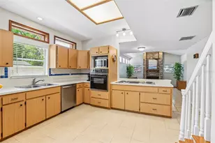 118 N Greenfield Ave, Temple Terrace, FL 33617 - Photo 13