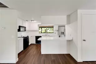 502 Euclid Ave, Seffner, FL 33584 - Photo 5