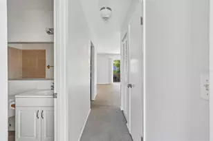 2725 Hidden Lake Blvd, Sarasota, FL 34237 - Photo 19