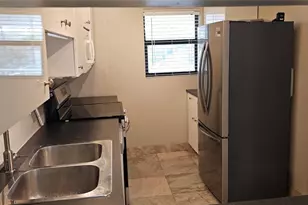 2025 Lakewood Club Dr S, Saint Petersburg, FL 33712 - Photo 5