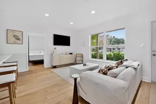 637 41st Ave NE, Saint Petersburg, FL 33703 - Photo 5