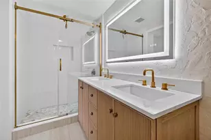 637 41st Ave NE, Saint Petersburg, FL 33703 - Photo 19