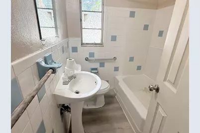 2835 Dr Martin Luther King Jr Street S, Saint Petersburg, FL 33705 - Photo 13