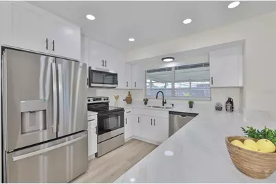 539 Red Mangrove Lane, Apollo Beach, FL 33572 - Photo 9