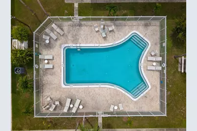 209 NE Lincoln Circle N #109, Saint Petersburg, FL 33702 - Photo 21