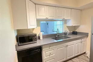 3357 38th St S, Saint Petersburg, FL 33711 - Photo 9