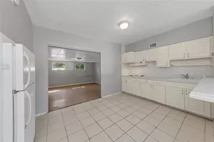 4040 Flamingo Dr, New Port Richey, FL 34652 - Photo 7