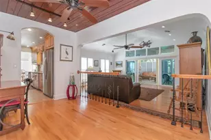 135 25th Ave NE, Saint Petersburg, FL 33704 - Photo 17