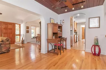 135 25th Avenue NE, Saint Petersburg, FL 33704 - Photo 15