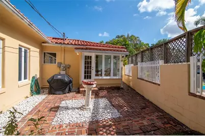 135 25th Avenue NE, Saint Petersburg, FL 33704 - Photo 49