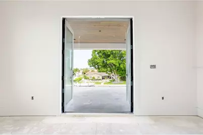 2071 Illinois Avenue NE, Saint Petersburg, FL 33703 - Photo 27