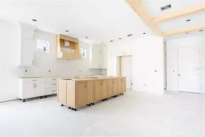 2071 Illinois Avenue NE, Saint Petersburg, FL 33703 - Photo 9