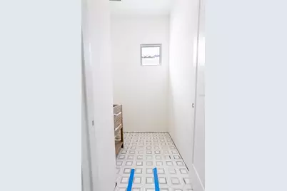 2071 Illinois Avenue NE, Saint Petersburg, FL 33703 - Photo 33