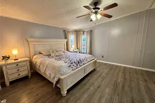 6433 Orris St, Zephyrhills, FL 33542 - Photo 9