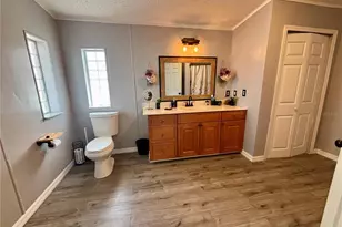 6433 Orris St, Zephyrhills, FL 33542 - Photo 13