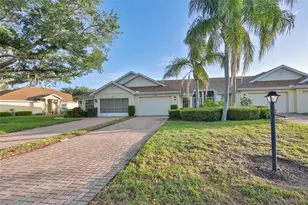 2020 Nantucket Dr, Sun City Center, FL 33573 - Photo 3