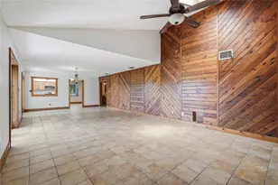 8731 Lithia Pinecrest Rd, Lithia, FL 33547 - Photo 17