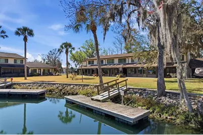 1637 SE Paradise Circle #204, Crystal River, FL 34429 - Photo 1