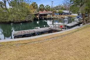 1637 SE Paradise Cir, Crystal River, FL 34429 - Photo 33