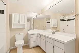 5302 Bay Club Cir, Tampa, FL 33607 - Photo 13
