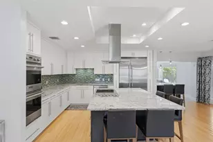 125 23rd Ave NE, Saint Petersburg, FL 33704 - Photo 7