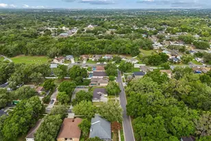 2901 Red Coat Cir, Brandon, FL 33511 - Photo 51