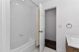 8317 Boxwood Dr, Tampa, FL 33615 - Photo 21