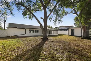 8317 Boxwood Dr, Tampa, FL 33615 - Photo 35