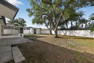 8317 Boxwood Dr, Tampa, FL 33615 - Photo 33