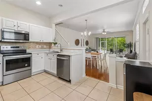 26527 Castleview Way, Wesley Chapel, FL 33544 - Photo 11
