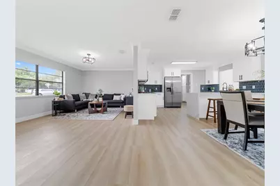 11315 Carrollwood Estates Drive, Tampa, FL 33618 - Photo 7