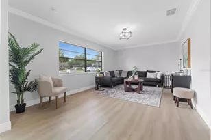 11315 Carrollwood Estates Dr, Tampa, FL 33618 - Photo 5
