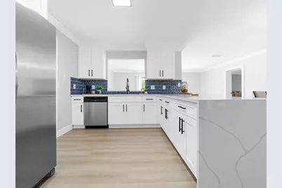 11315 Carrollwood Estates Drive, Tampa, FL 33618 - Photo 15