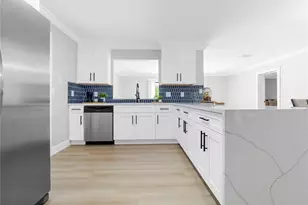 11315 Carrollwood Estates Dr, Tampa, FL 33618 - Photo 15