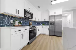 11315 Carrollwood Estates Dr, Tampa, FL 33618 - Photo 13