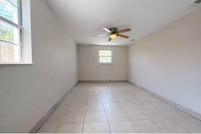 7018 54th Avenue N, Saint Petersburg, FL 33709 - Photo 9