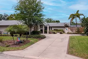 8233 Forest Cir, Seminole, FL 33776 - Photo 57