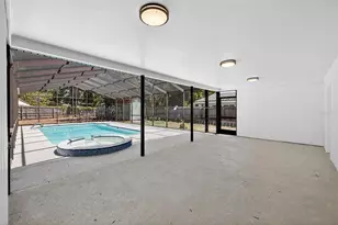 2207 Hennesen Dr, Clearwater, FL 33764 - Photo 35