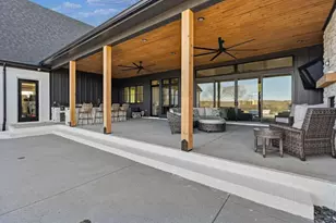 4302 Royal Sky Ct, Brooksville, FL 34602 - Photo 13