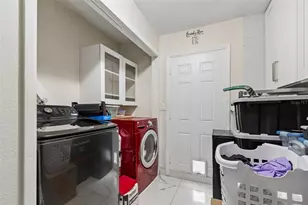 10110 N Lantana Ave, Tampa, FL 33612 - Photo 21