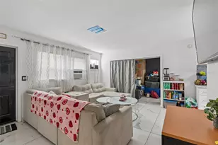 10110 N Lantana Ave, Tampa, FL 33612 - Photo 5